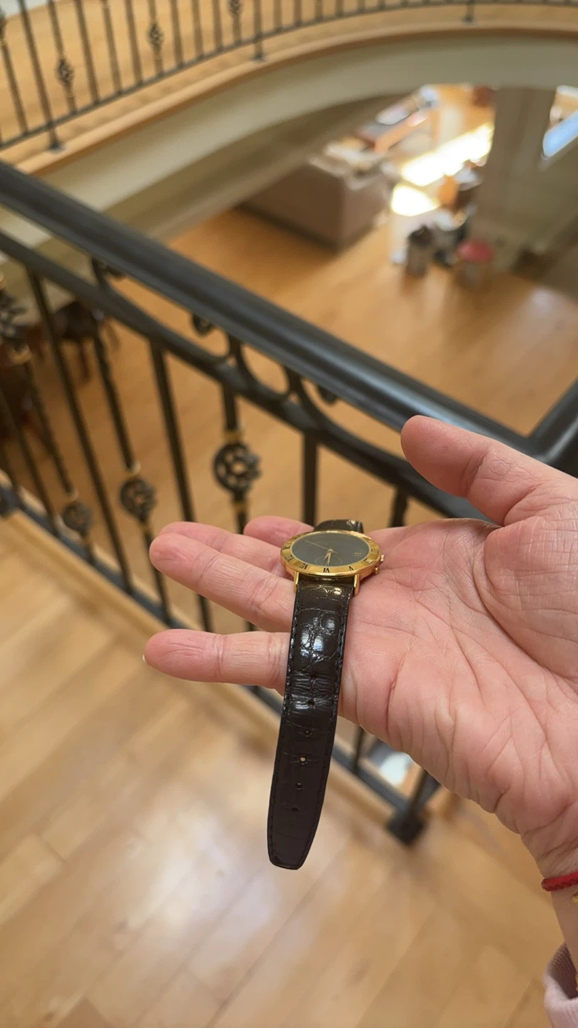 Gucci Gold & Black Leather Watch - photo 2