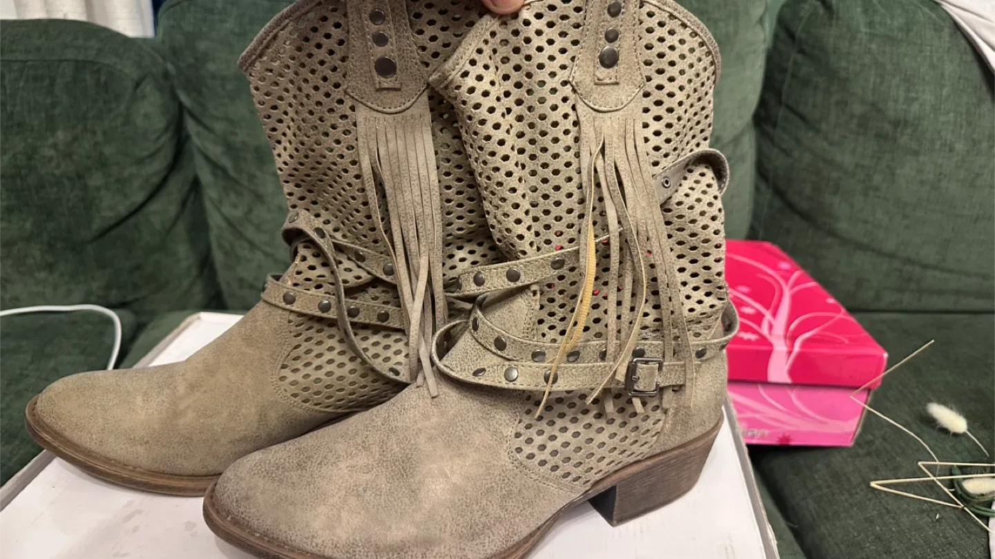 Lasso Women's Boots Size 10M thumbnail