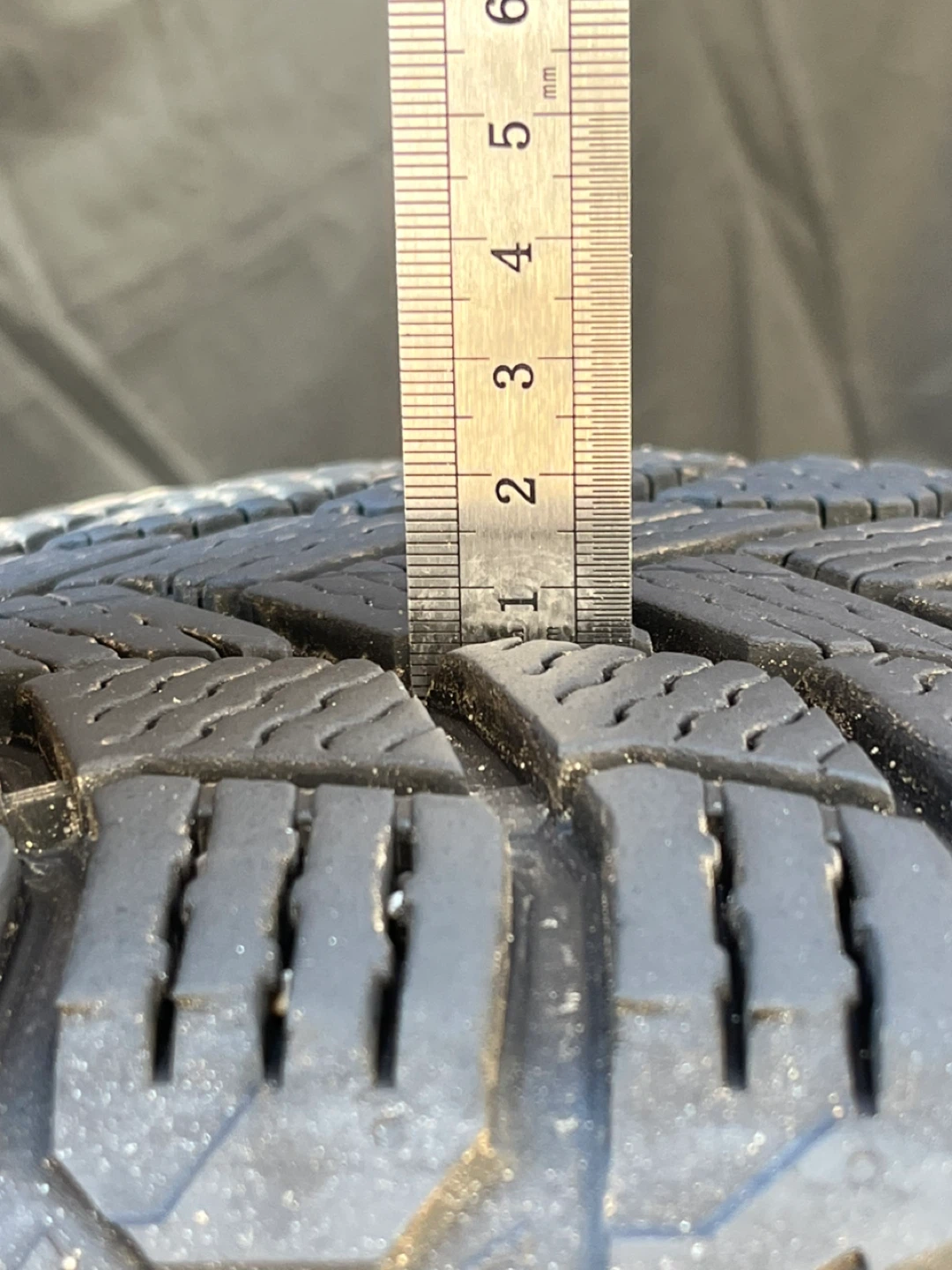 Set of 4 Winter Tires 225/50R17 - photo 3