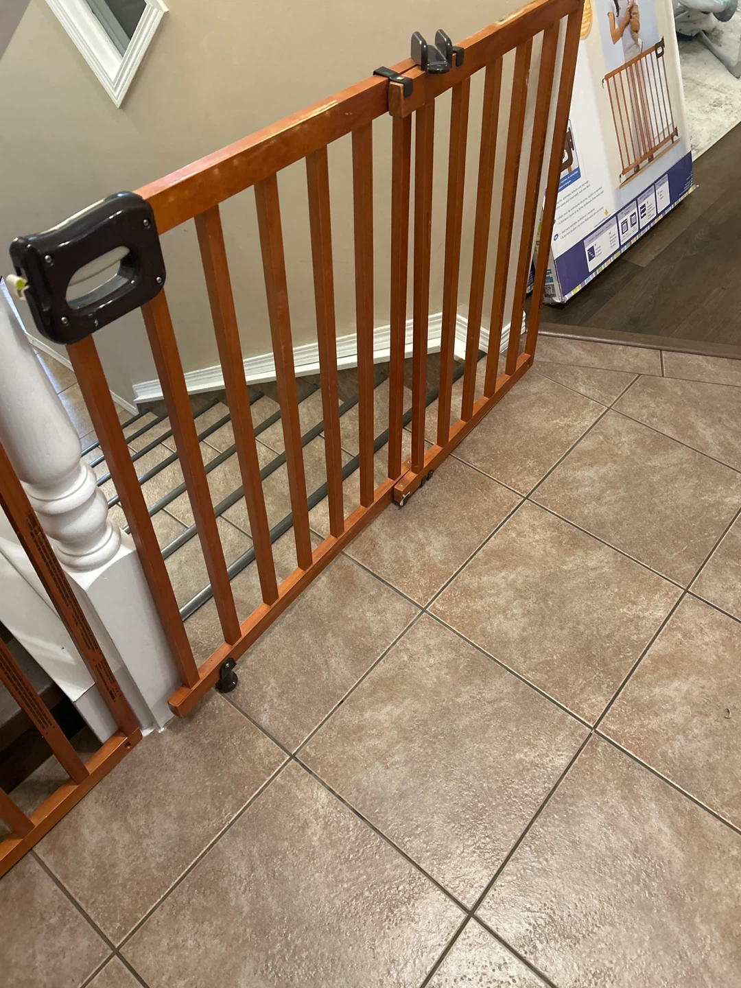 2 x Summer Deluxe Wood Stairway Gate 30-48 inches - photo 3
