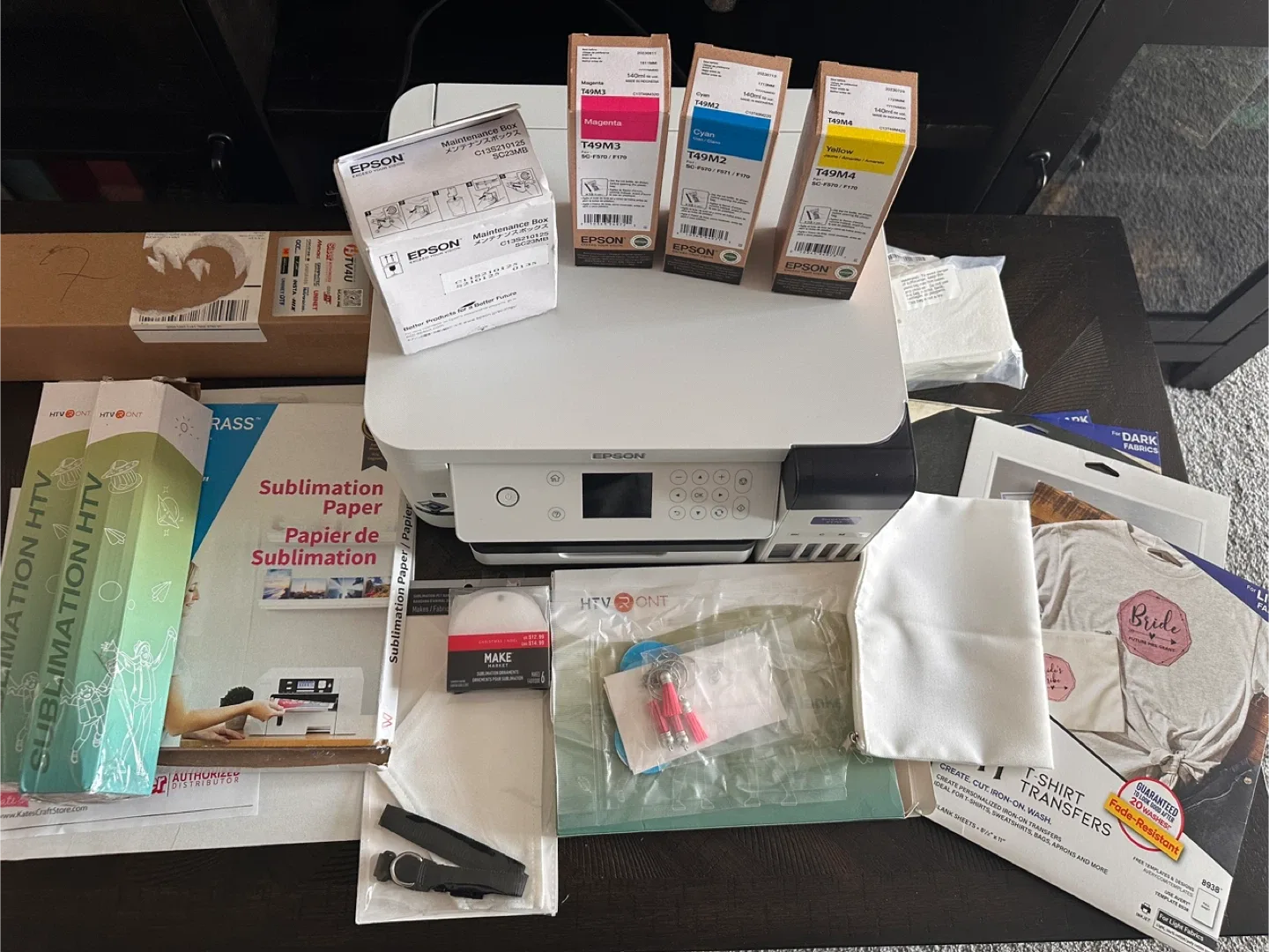 Epson SureColor F170 Sublimation Printer & Supplies image indicator(2)