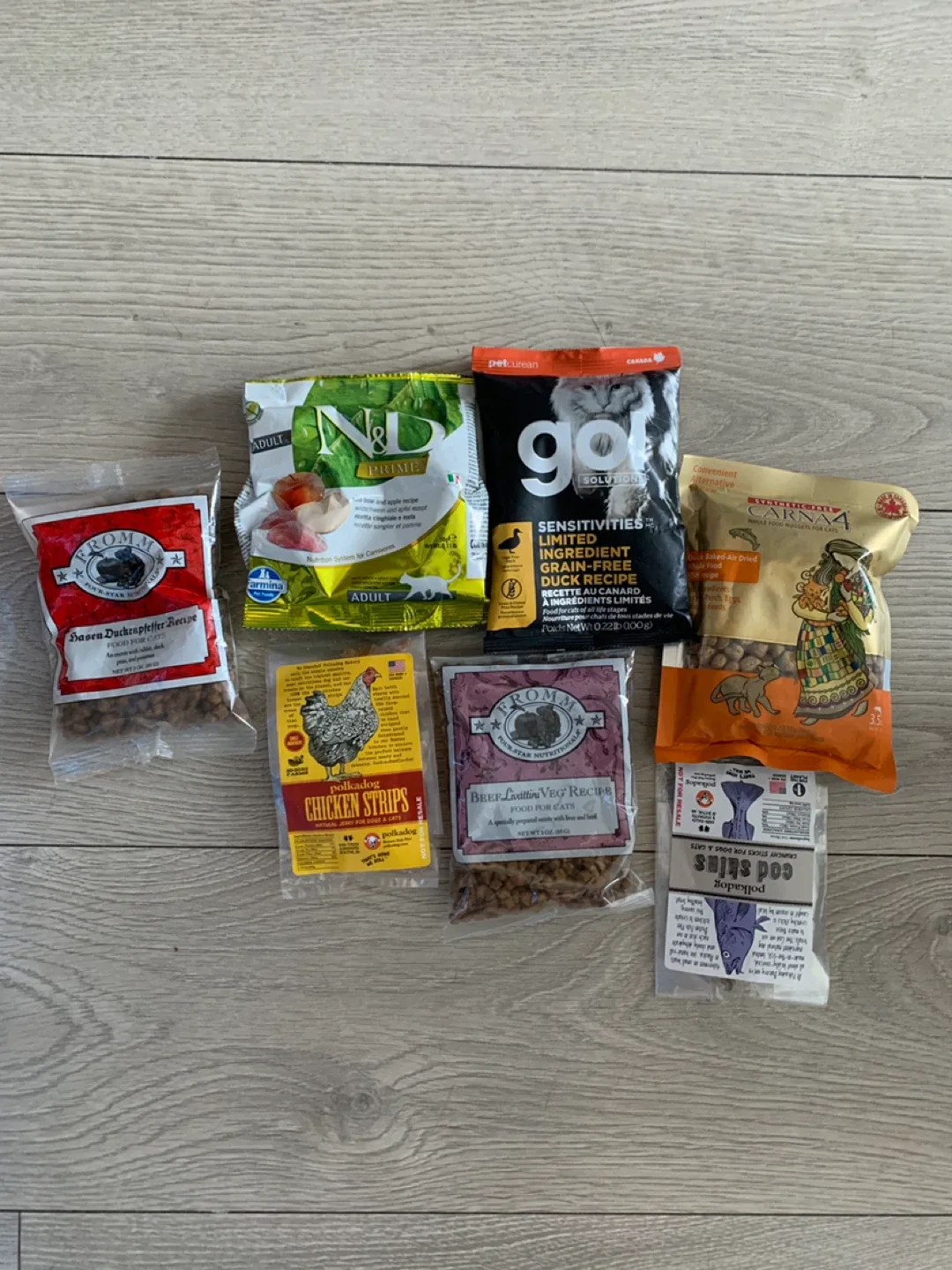 ‼️MOVING SALE‼️Assorted Cat Food Samples thumbnail