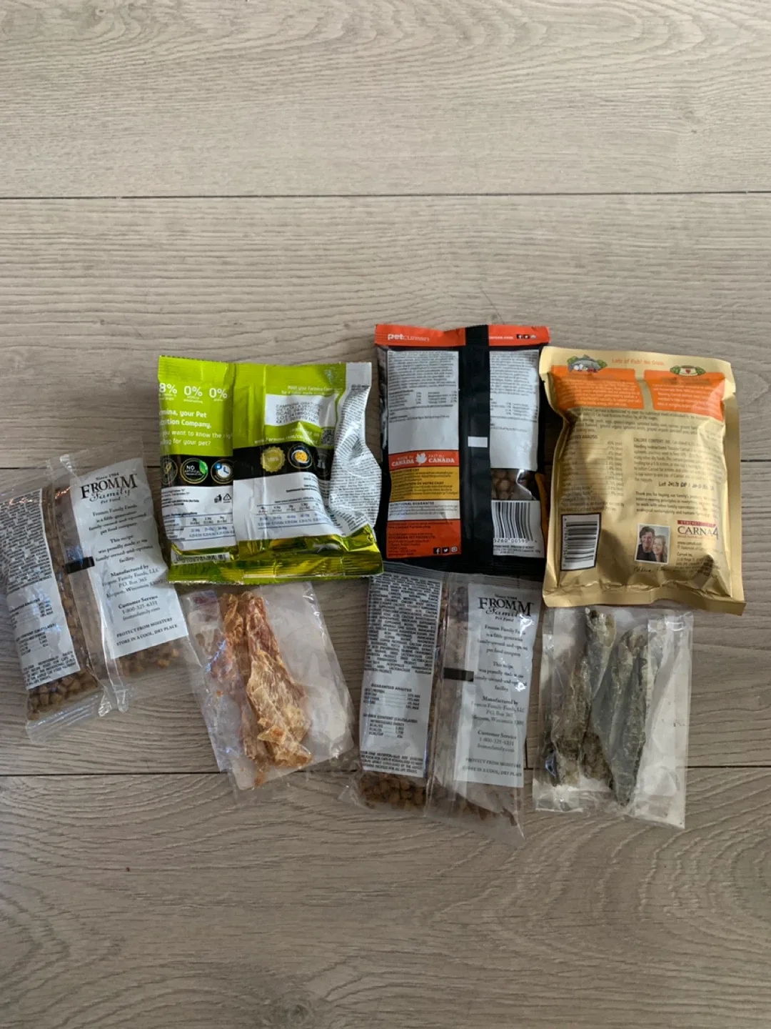 ‼️MOVING SALE‼️Assorted Cat Food Samples image indicator(2)