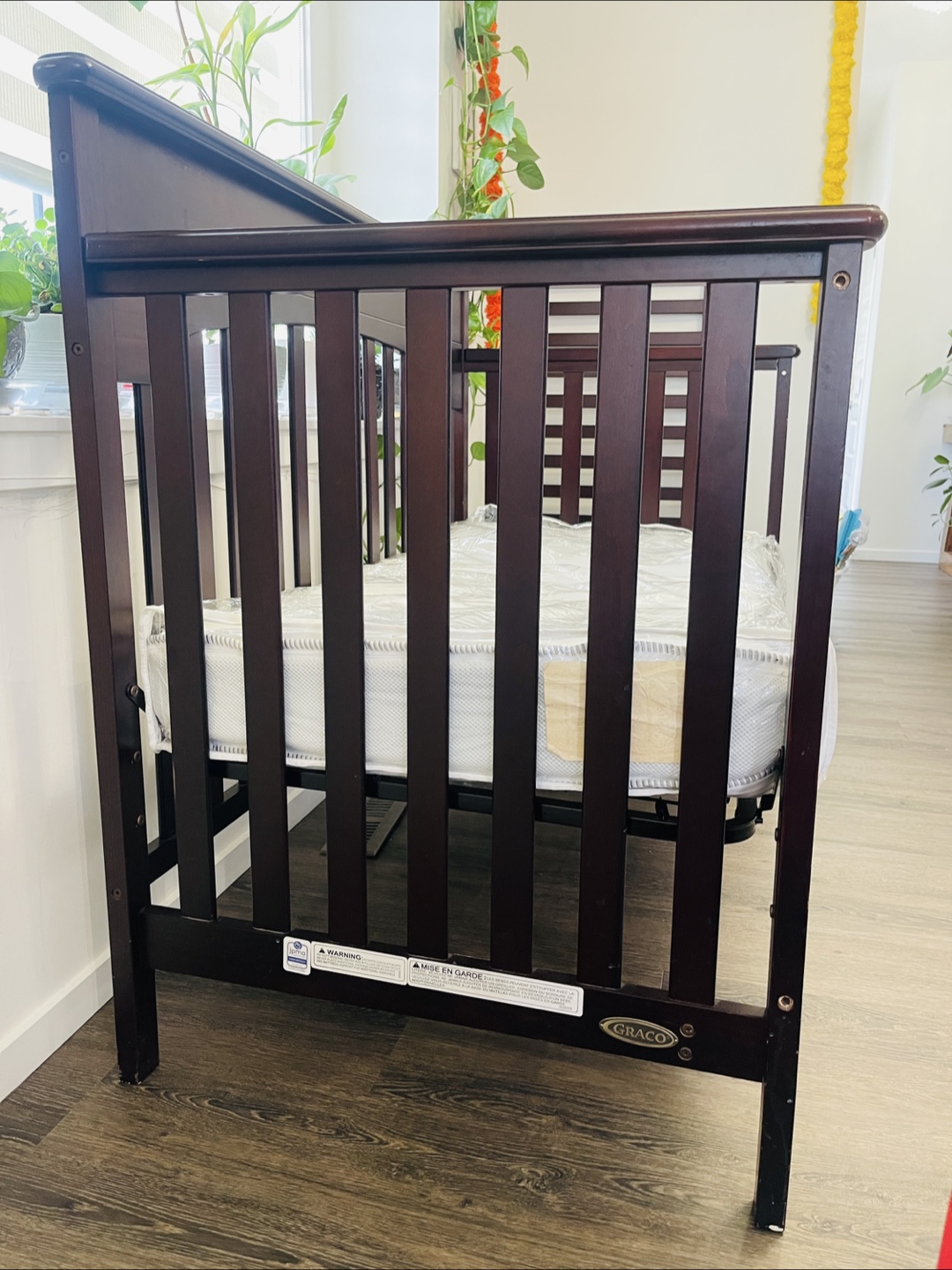 Graco Convertible Crib with Mattress - photo 4