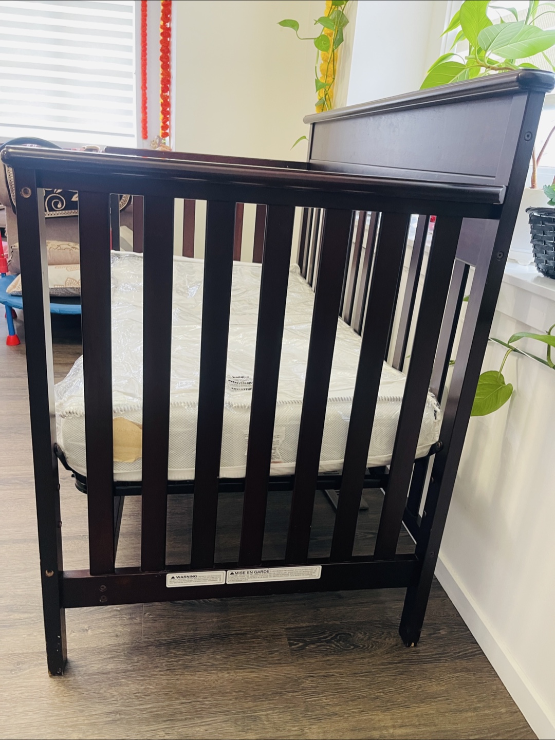 Graco Convertible Crib with Mattress - photo 2