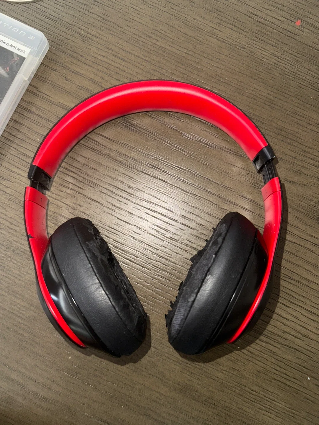 Beats Studio3 Wireless Headphones - Black & Red image indicator(3)