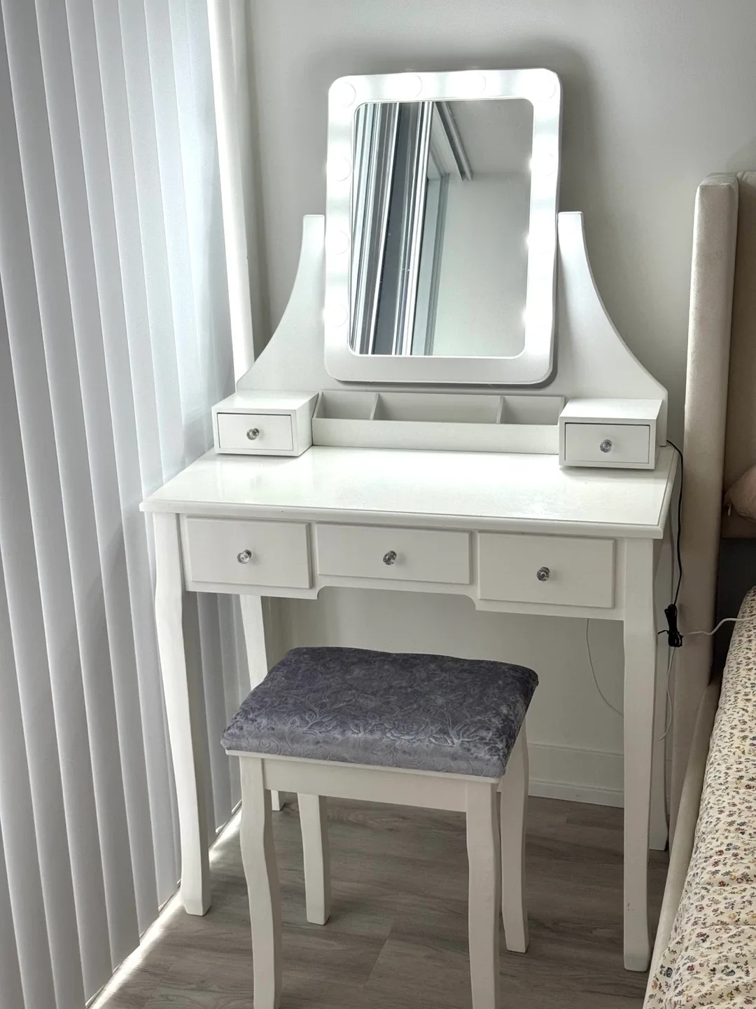 White Vanity Table with Lighted Mirror & Stool