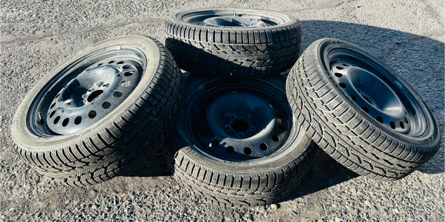Almost new mounted 235/45 R18 with TPMS