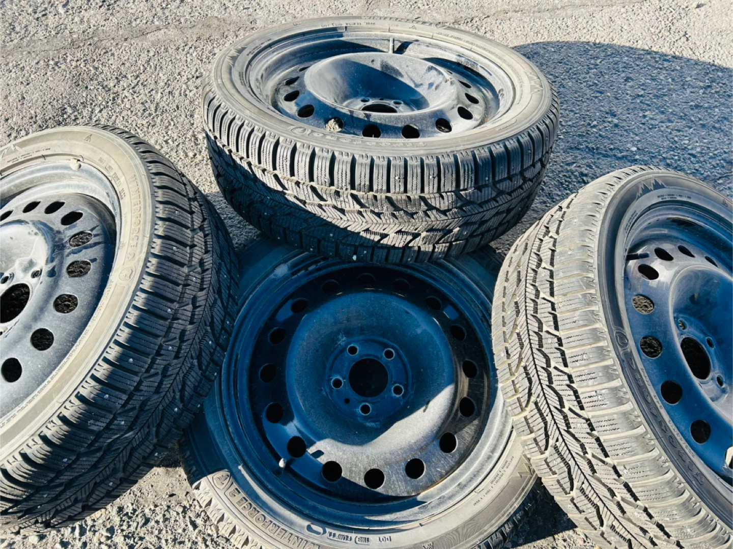 Almost new mounted 235/45 R18 with TPMS - photo 2