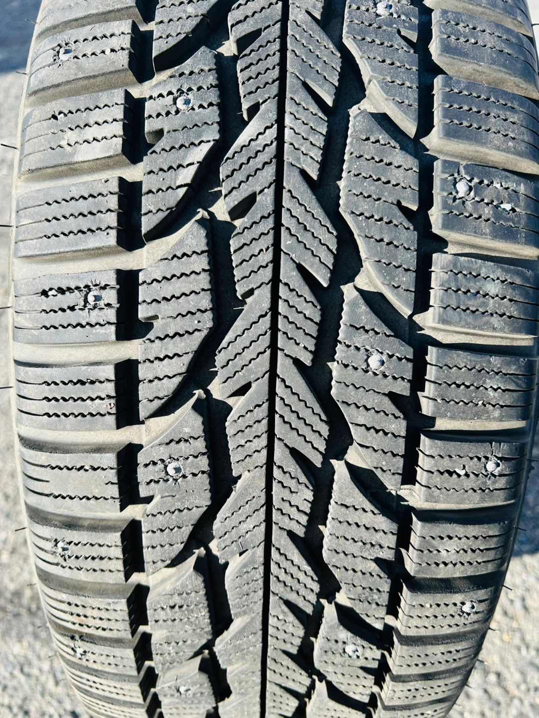 Almost new mounted 235/45 R18 with TPMS - photo 5