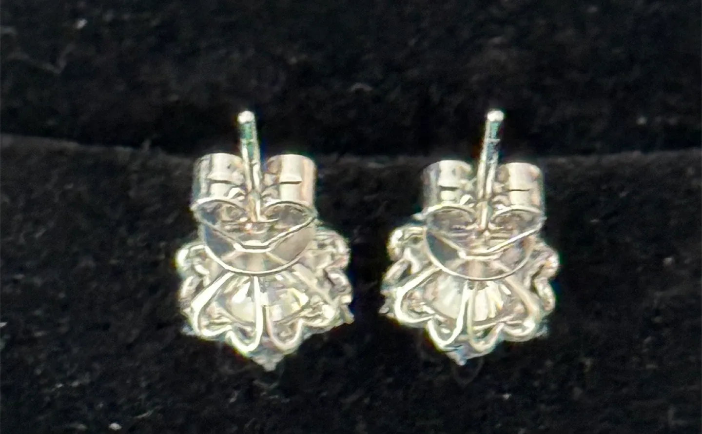 Selling new  14k 1.2g Dainty lab Diamond Earring image indicator(3)