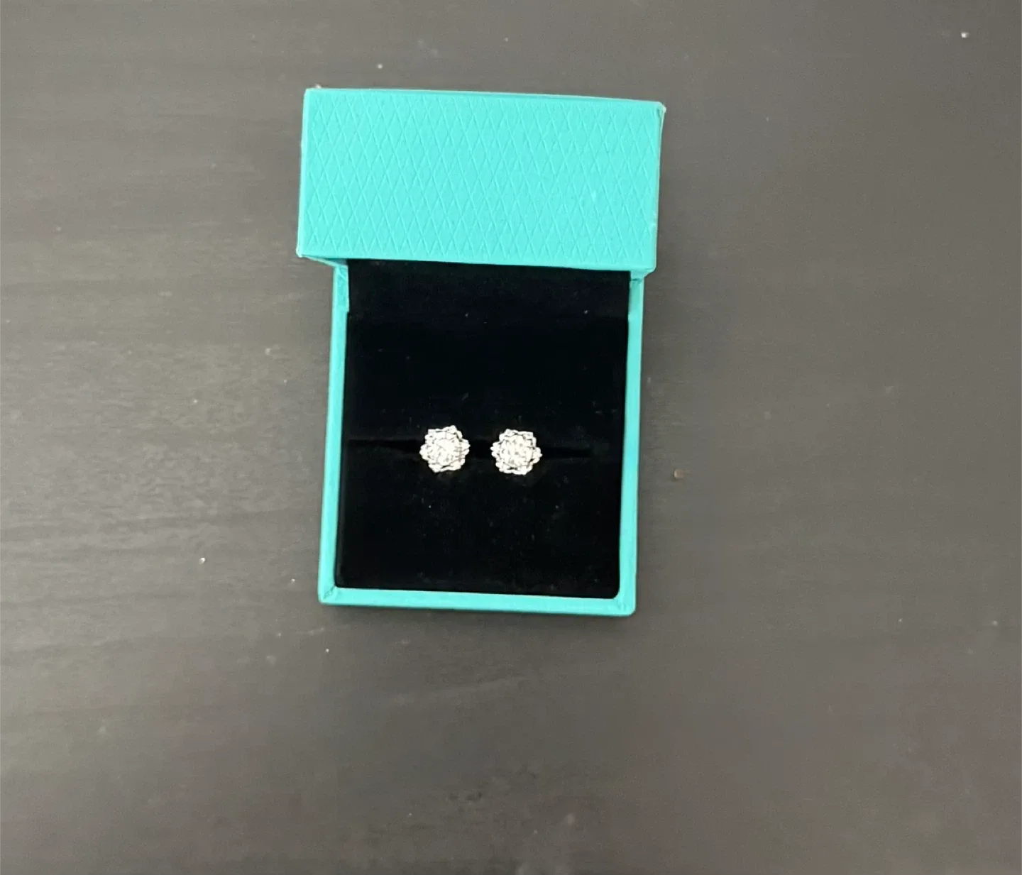 Selling new  14k 1.2g Dainty lab Diamond Earring image indicator(4)