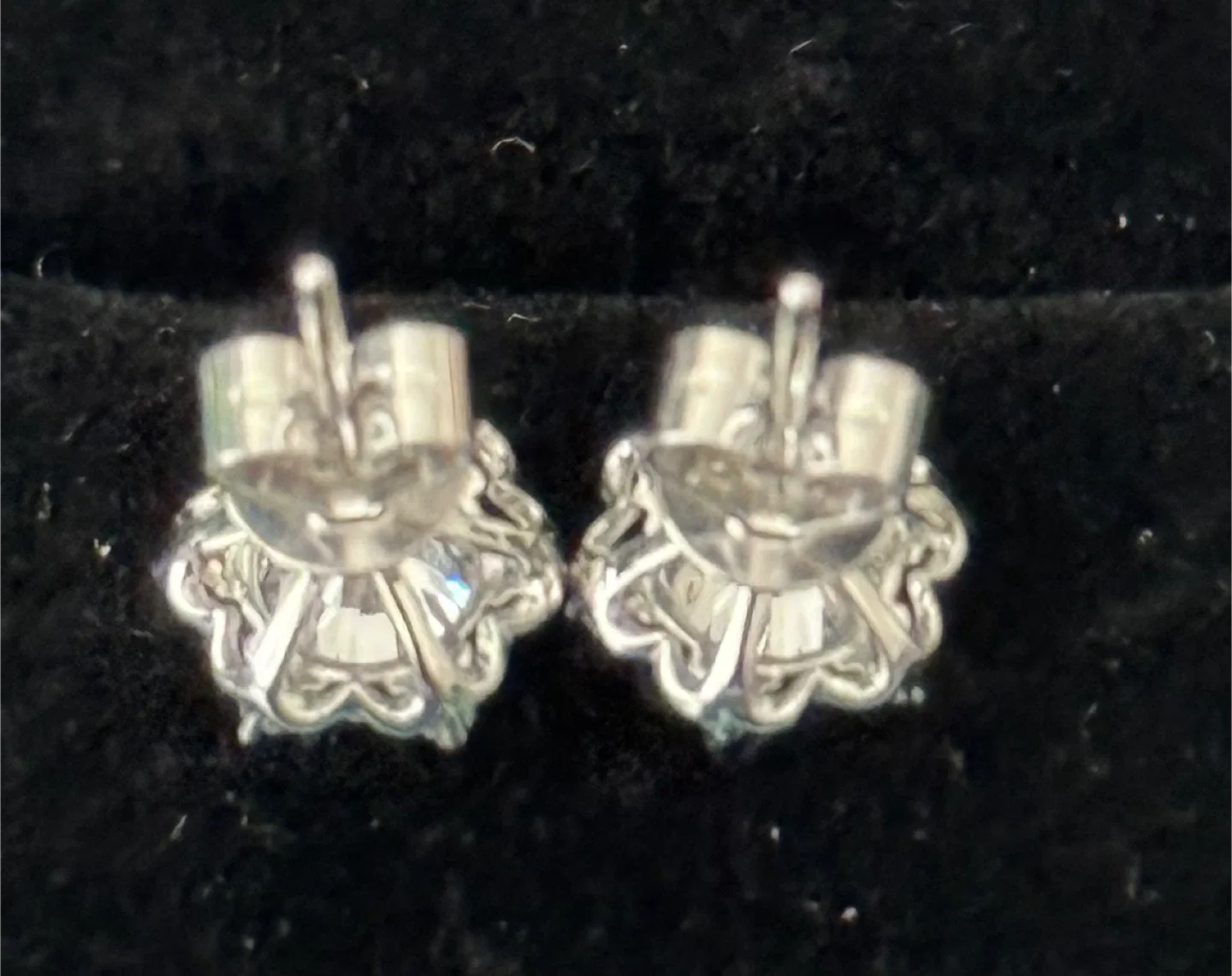 Selling new  14k 1.2g Dainty lab Diamond Earring image indicator(6)