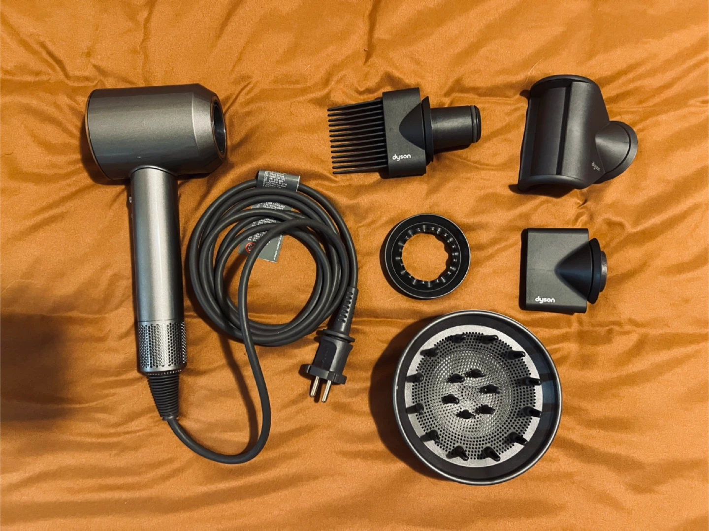 European 220-240V Dyson Supersonic Hair Dryer + Attachments