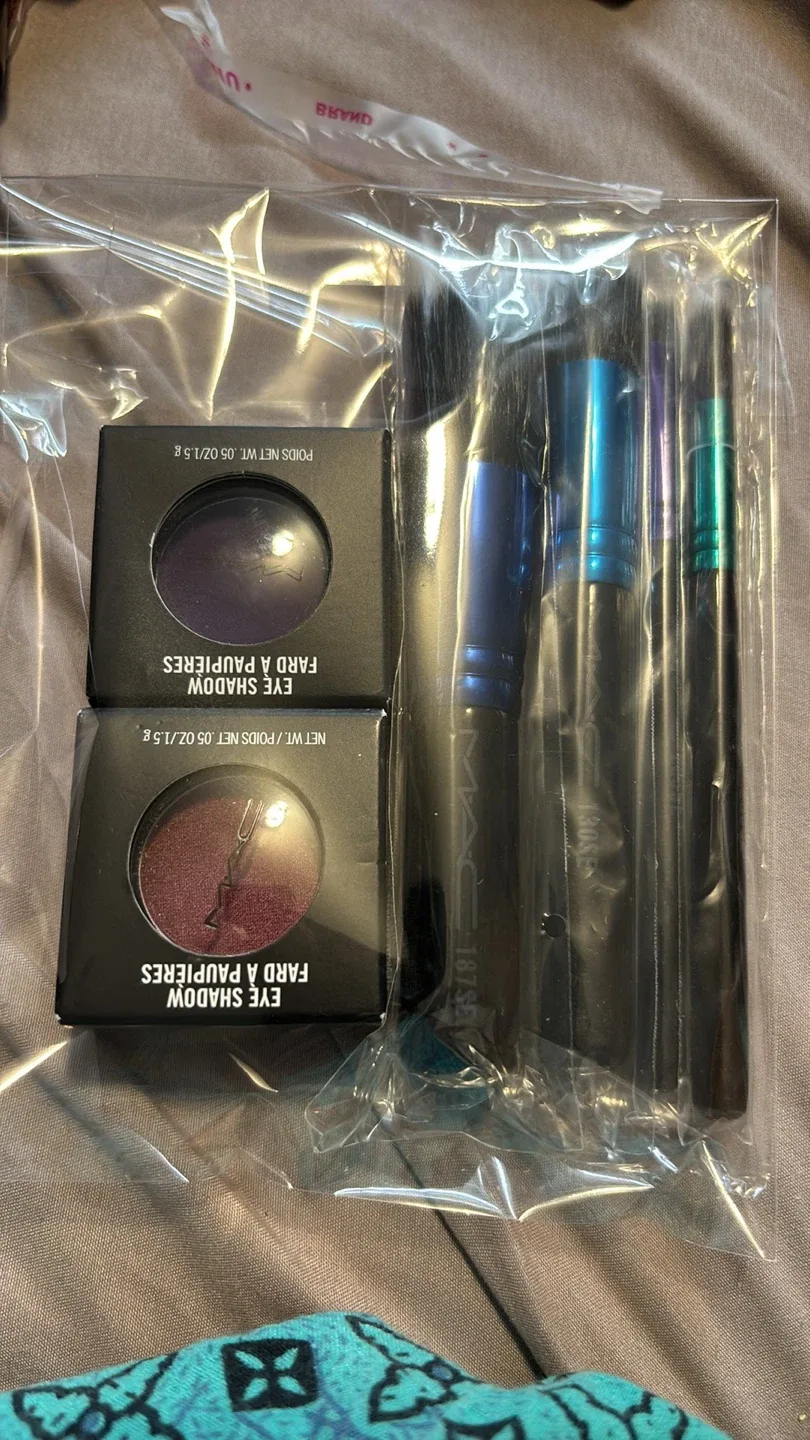 New Makeup Lot: MAC, Bobbi Brown, Too Faced + image indicator(8)