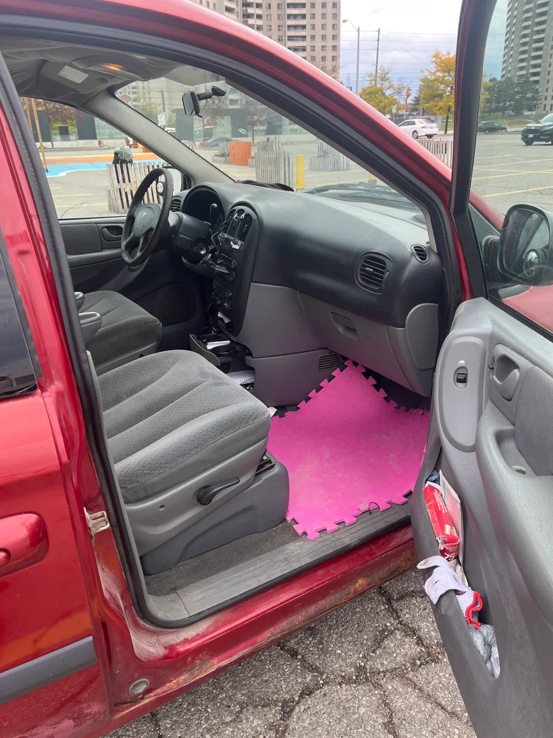 Red dodge Caravan image indicator(6)