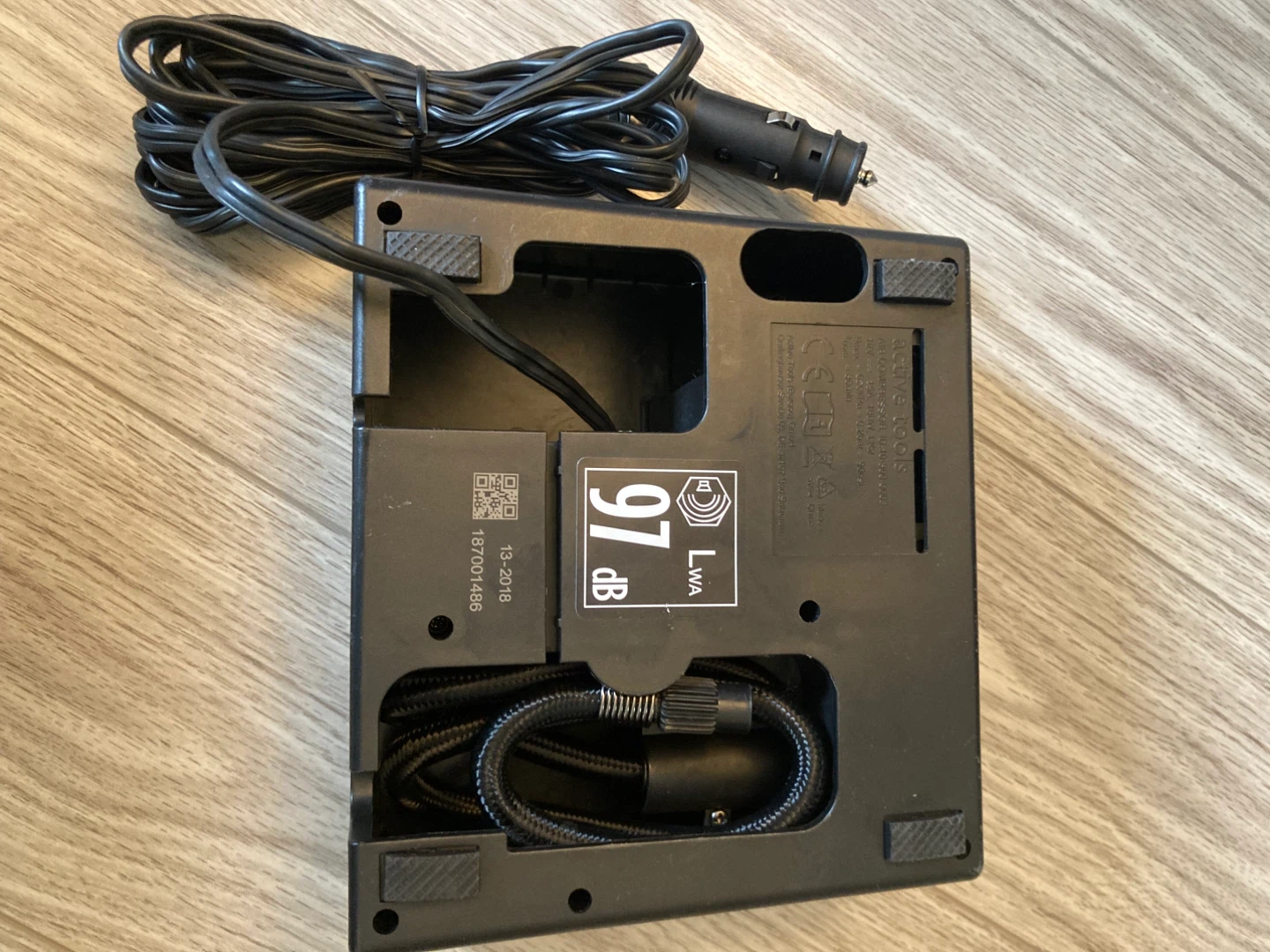 Mercedes-Benz Portable Air Compressor - photo 4
