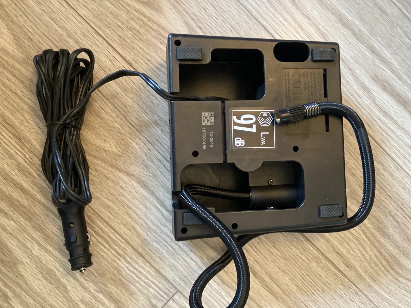 Mercedes-Benz Portable Air Compressor - photo 3