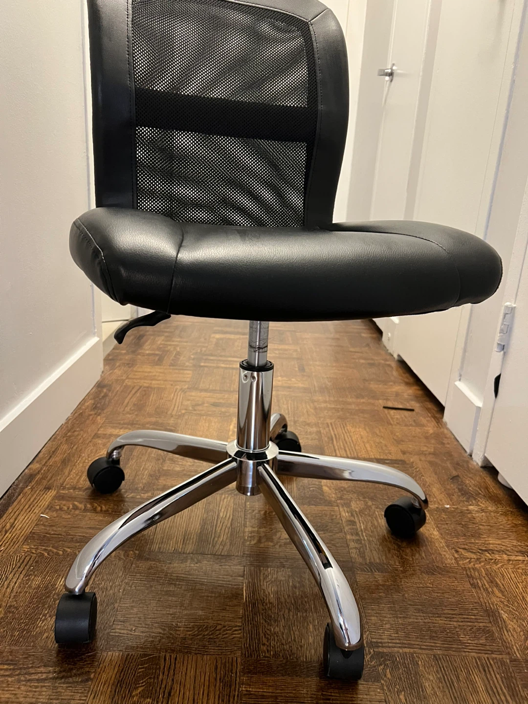Black Office Chair - photo 2