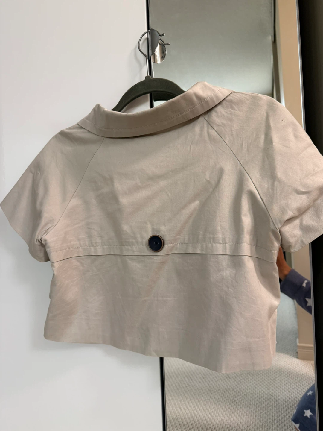 Cropped beige trench jacket - photo 3
