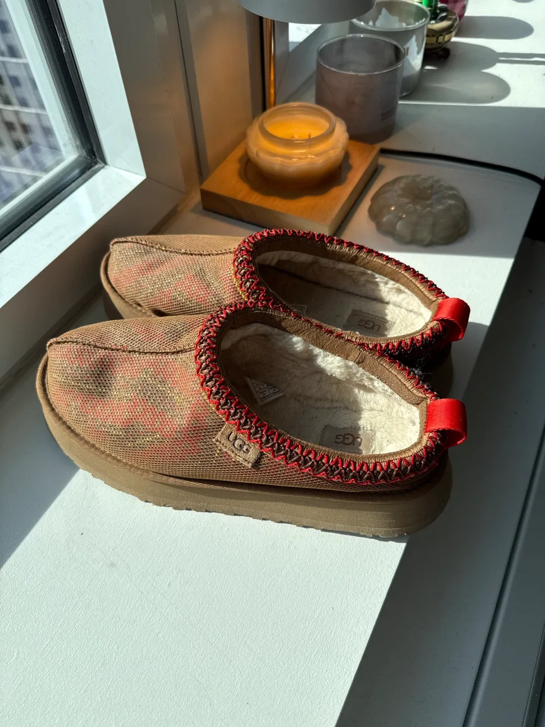 UGG Tasman Braid Clogs - Size 10 image indicator(2)