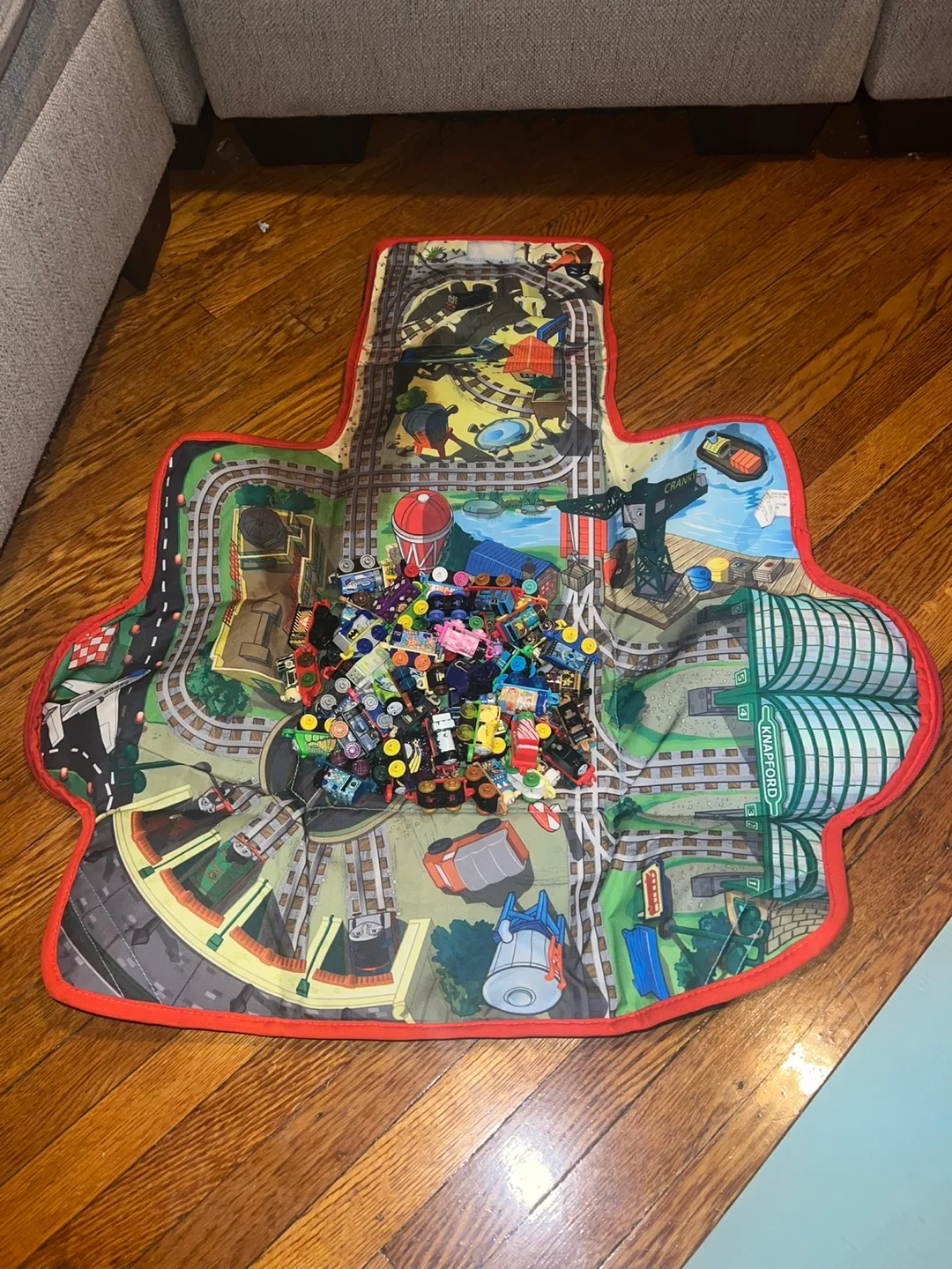 Thomas & Friends Minis Lot + Lunchbox & Playmat image indicator(2)