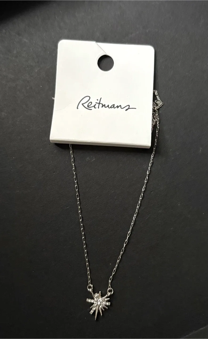 Snowflake Necklace (brand new ) image indicator(2)