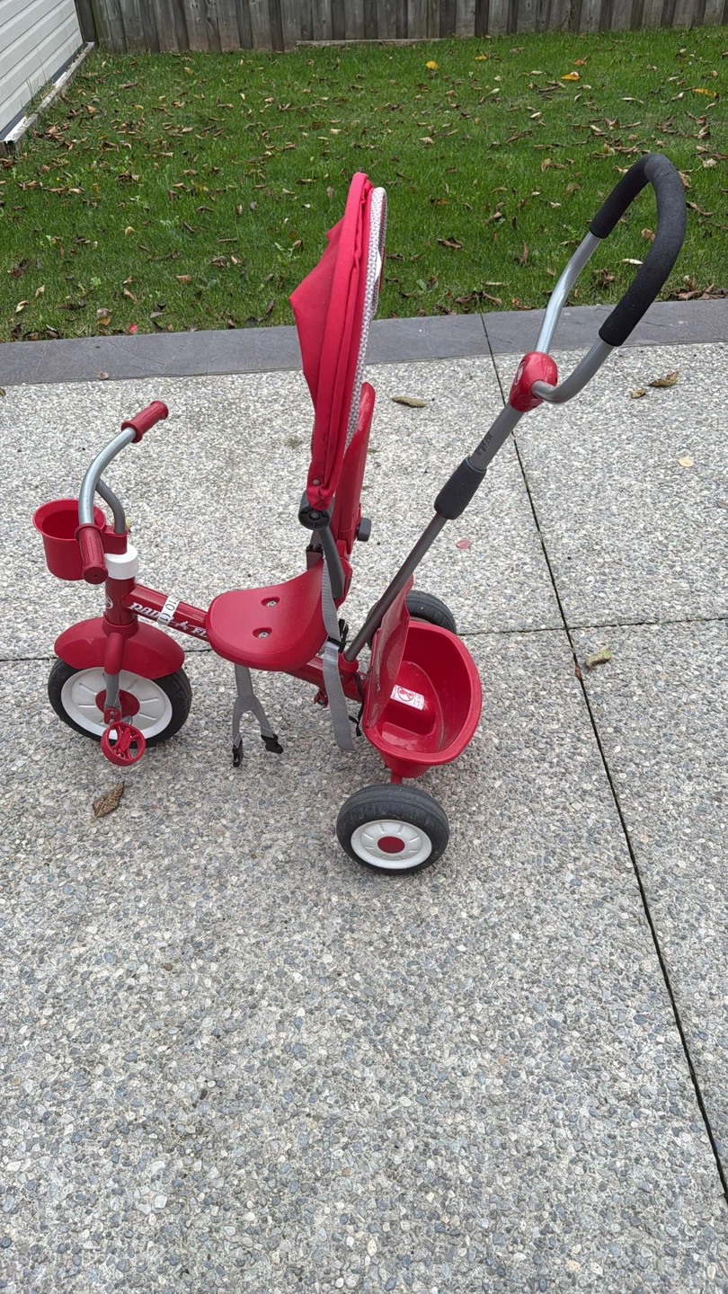 Radio Flyer Steer & Stroll Red Trike