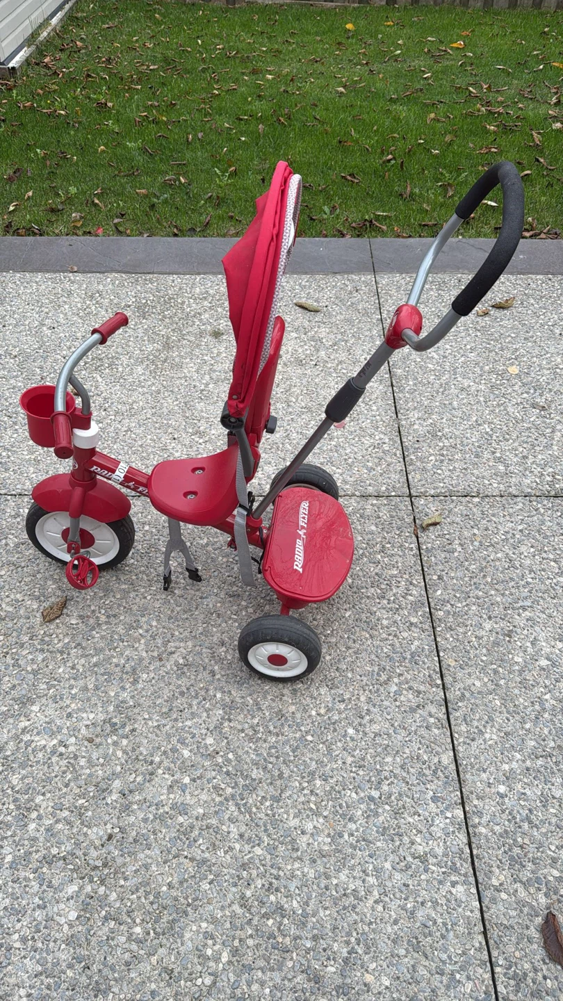 Radio Flyer Steer & Stroll Red Trike - photo 2