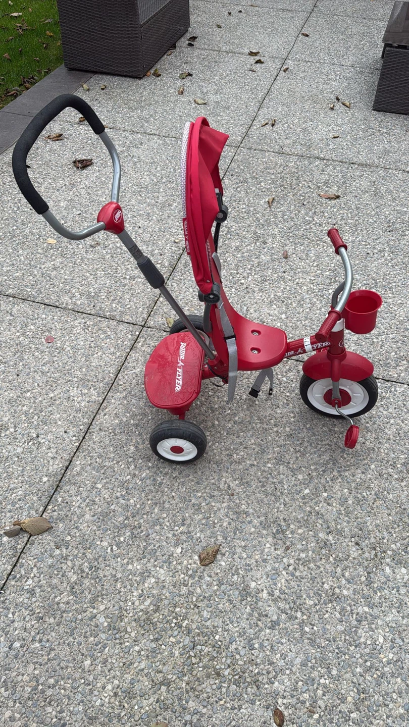 Radio Flyer Steer & Stroll Red Trike - photo 3