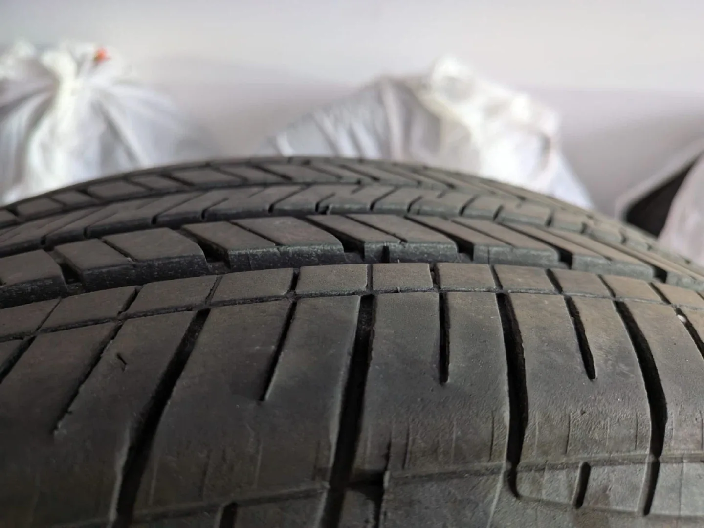 Goodyear Assurance Tire - 225/65R17 image indicator(2)