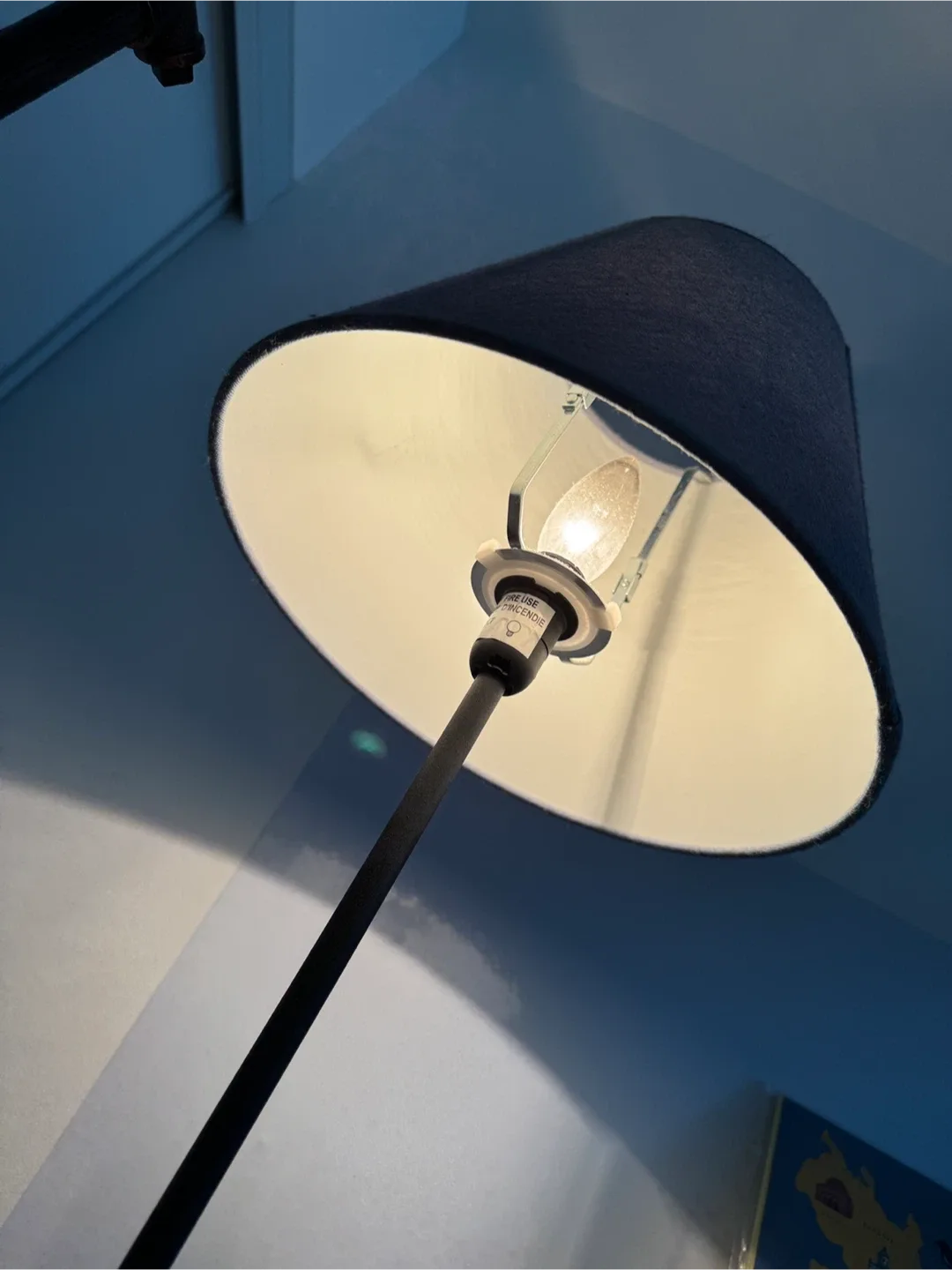 Stylish Table Lamp - Black Base, Grey Shade image indicator(4)