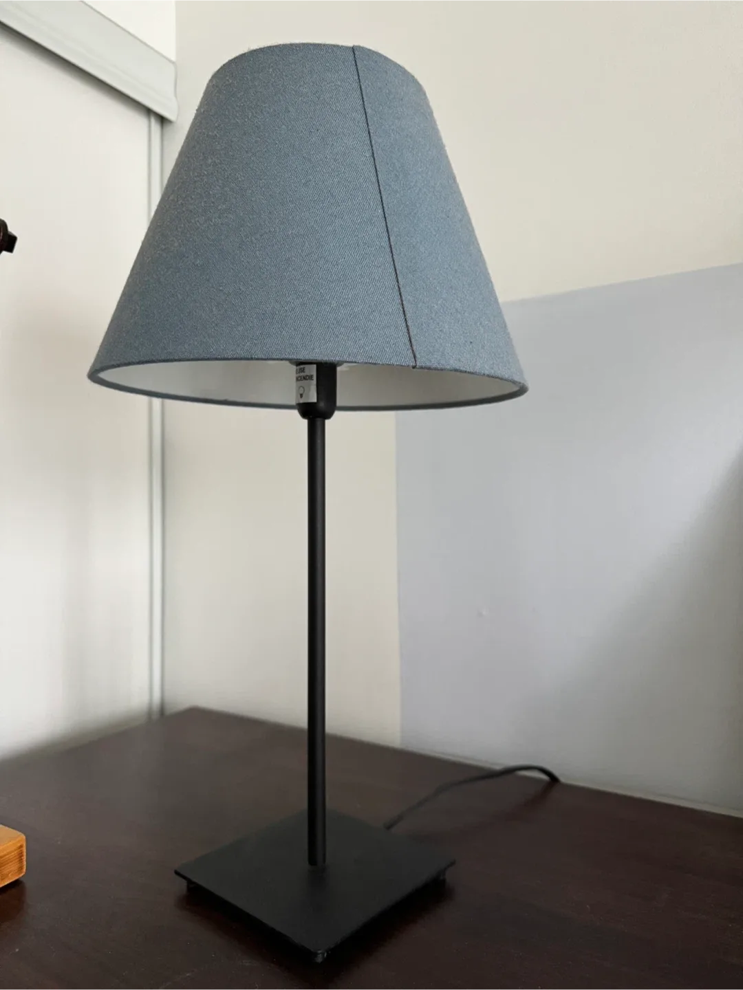 Stylish Table Lamp - Black Base, Grey Shade image indicator(2)
