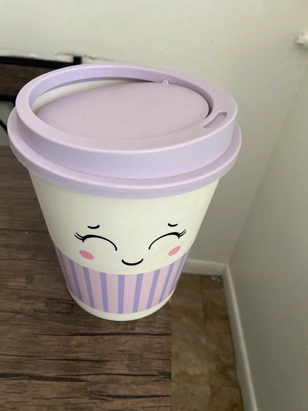 Cute Purple & White Travel Mug thumbnail