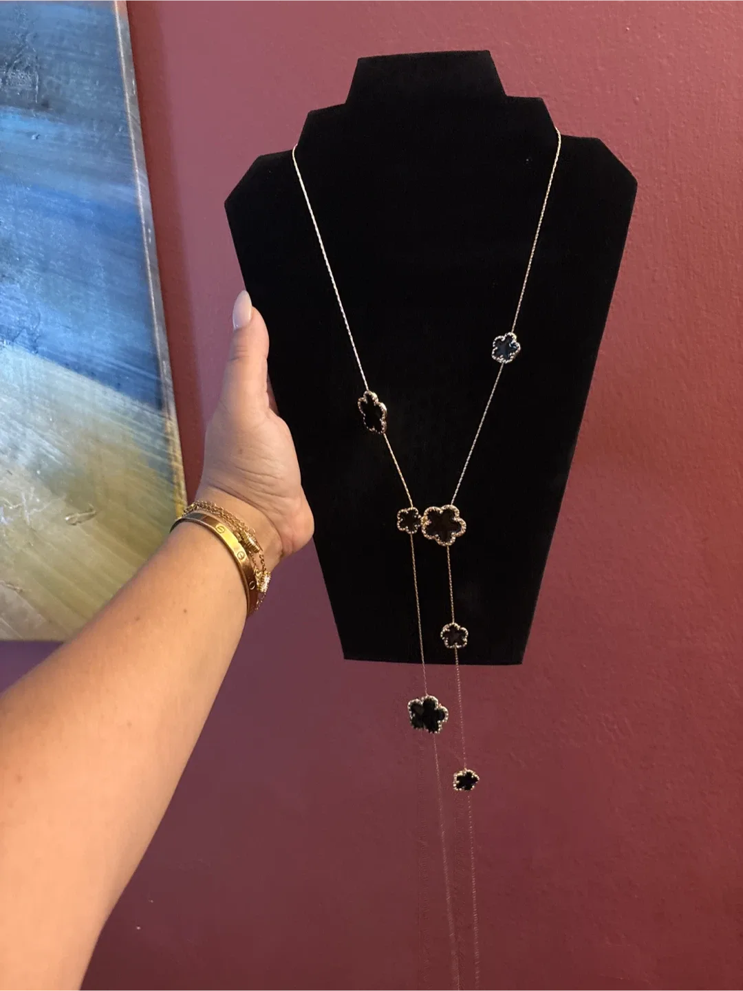 Alhambra Long onyx Black and 18 K Gold SS Necklace image indicator(3)