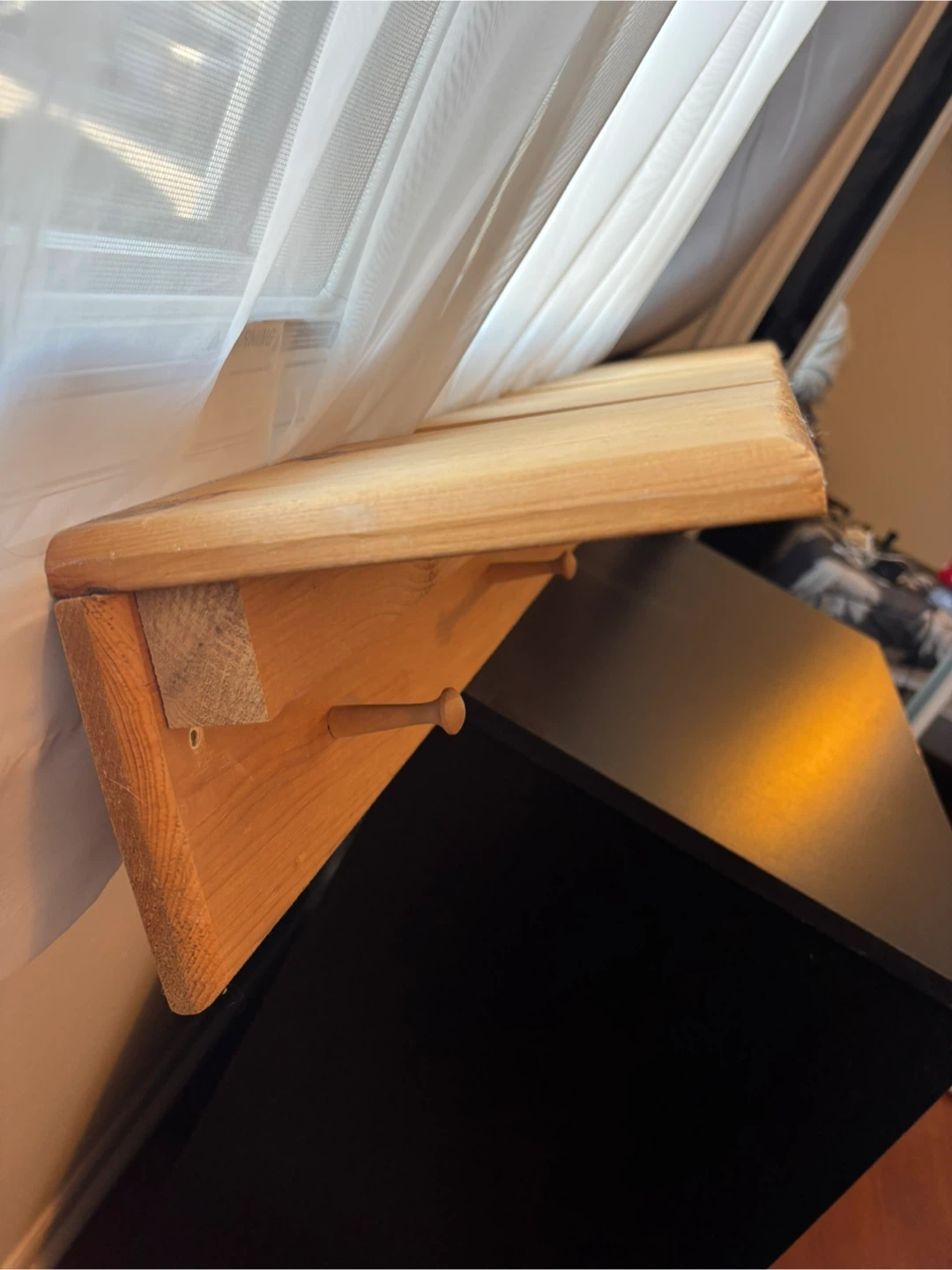 Wooden Entryway Shelf with Pegs - photo 3
