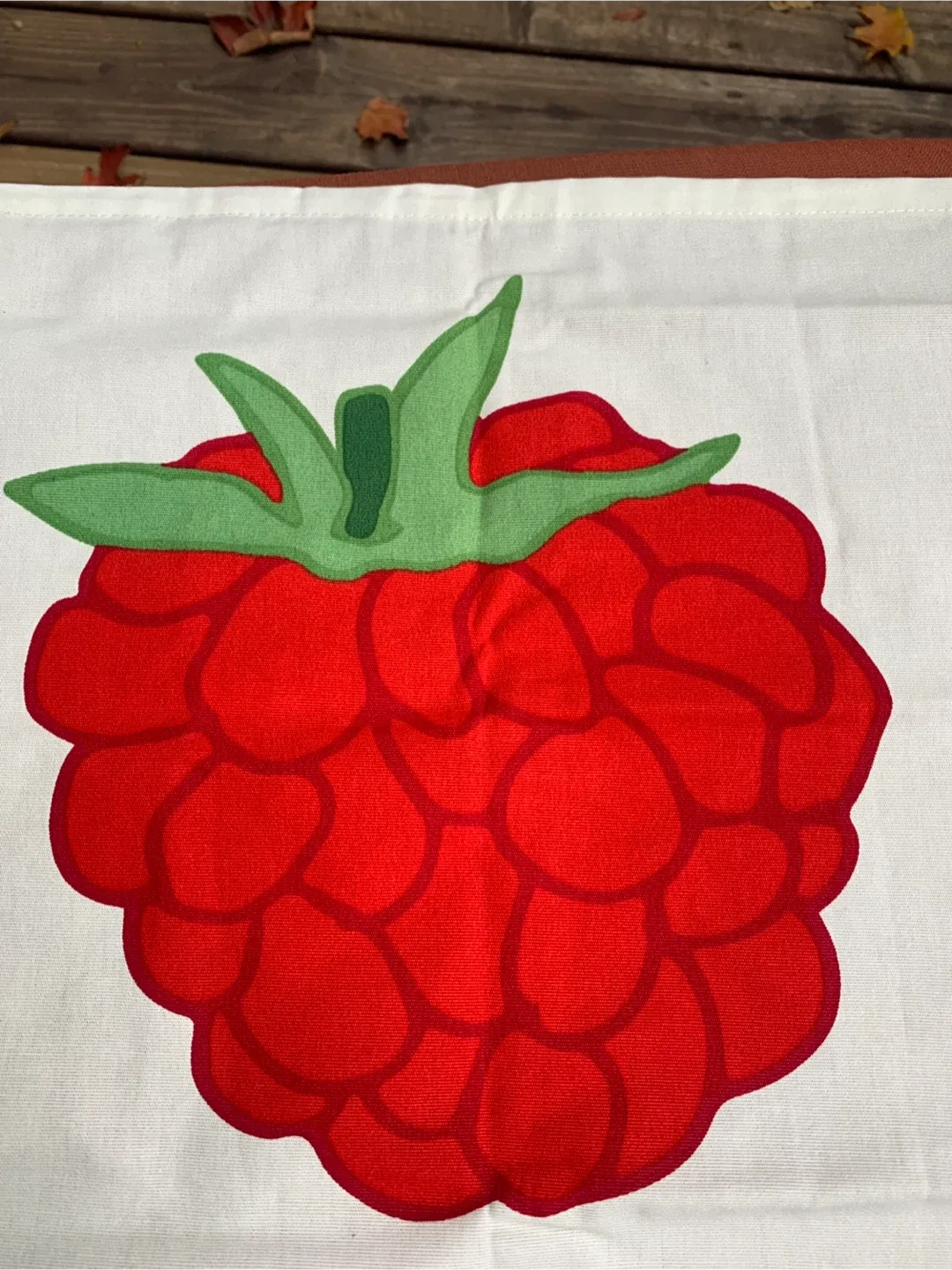 IKEA SOMMAR 2015 Table Runner - Raspberry Design image indicator(2)