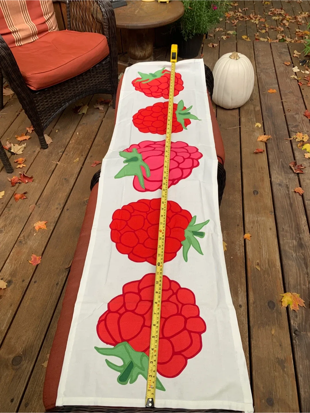 IKEA SOMMAR 2015 Table Runner - Raspberry Design image indicator(6)