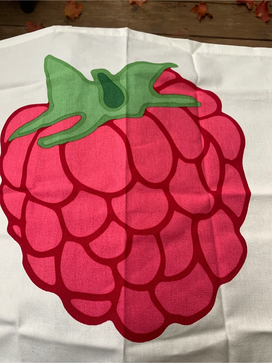 IKEA SOMMAR 2015 Table Runner - Raspberry Design image indicator(3)