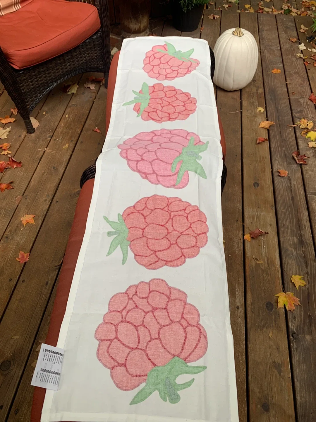 IKEA SOMMAR 2015 Table Runner - Raspberry Design image indicator(5)