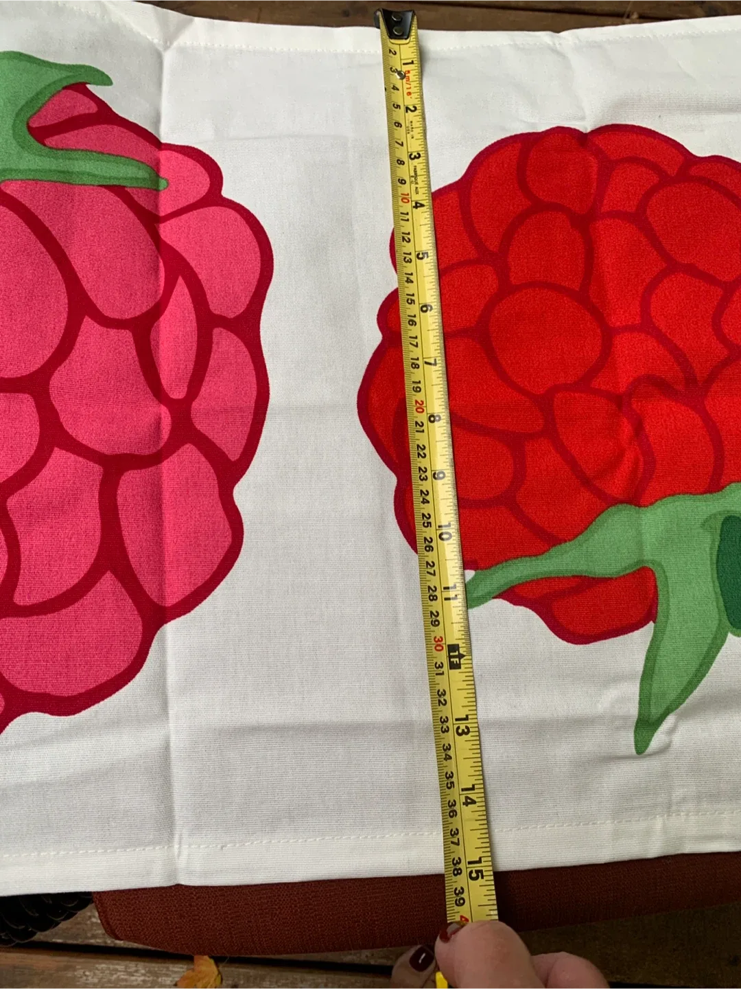IKEA SOMMAR 2015 Table Runner - Raspberry Design image indicator(7)