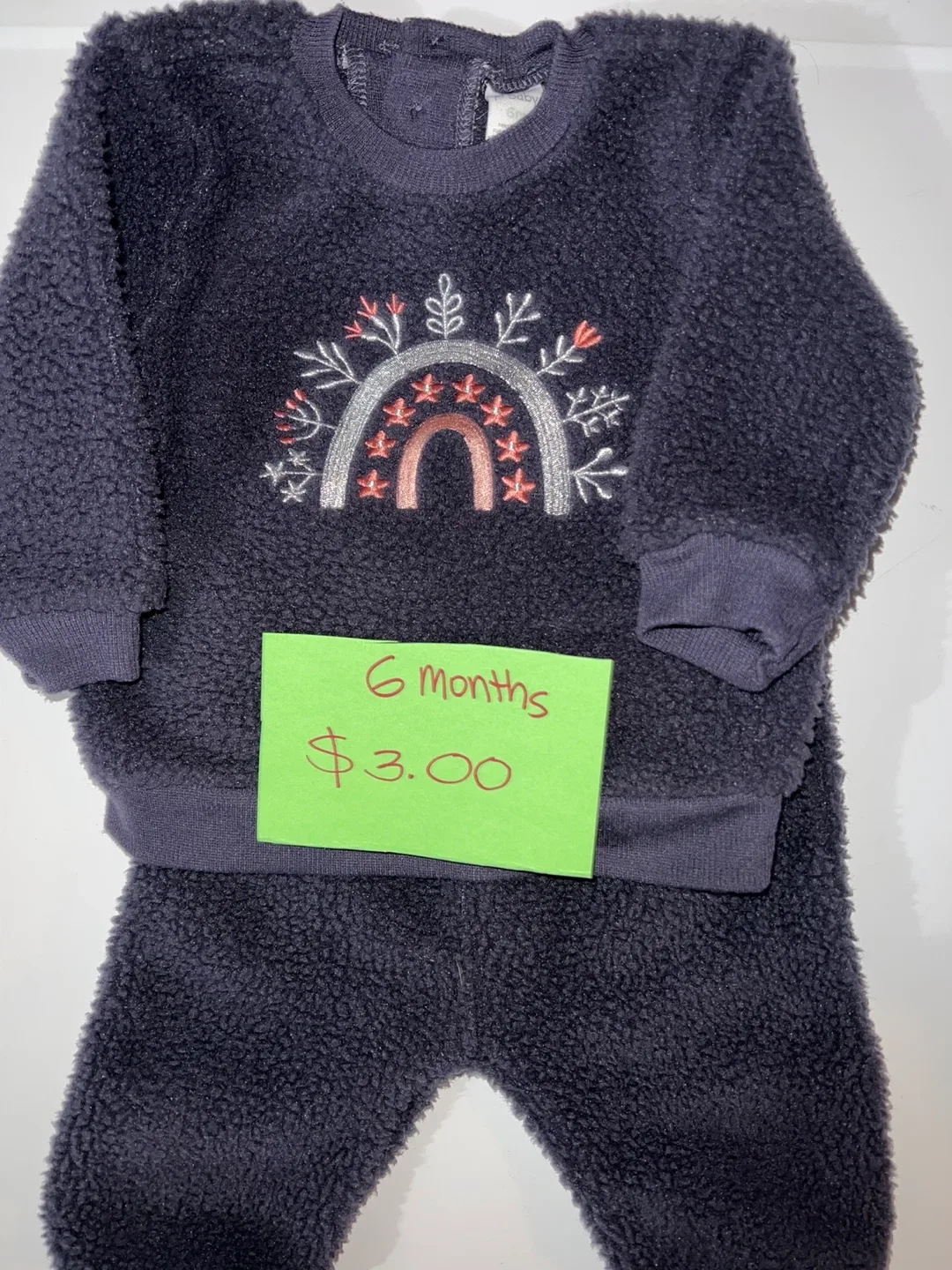 Baby Outfit Bundle - Size 6 Months image indicator(2)