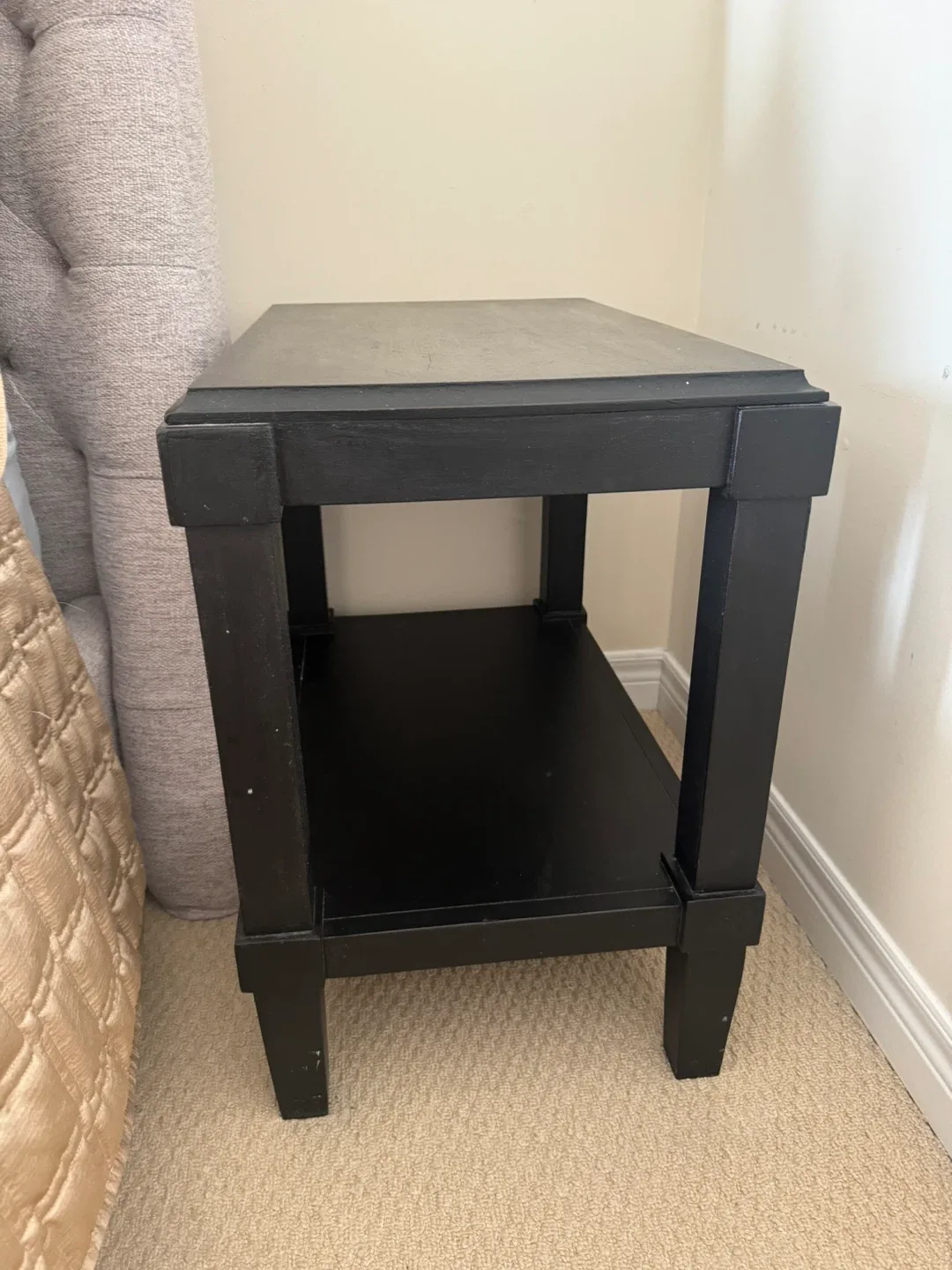 Black Side Table image indicator(2)