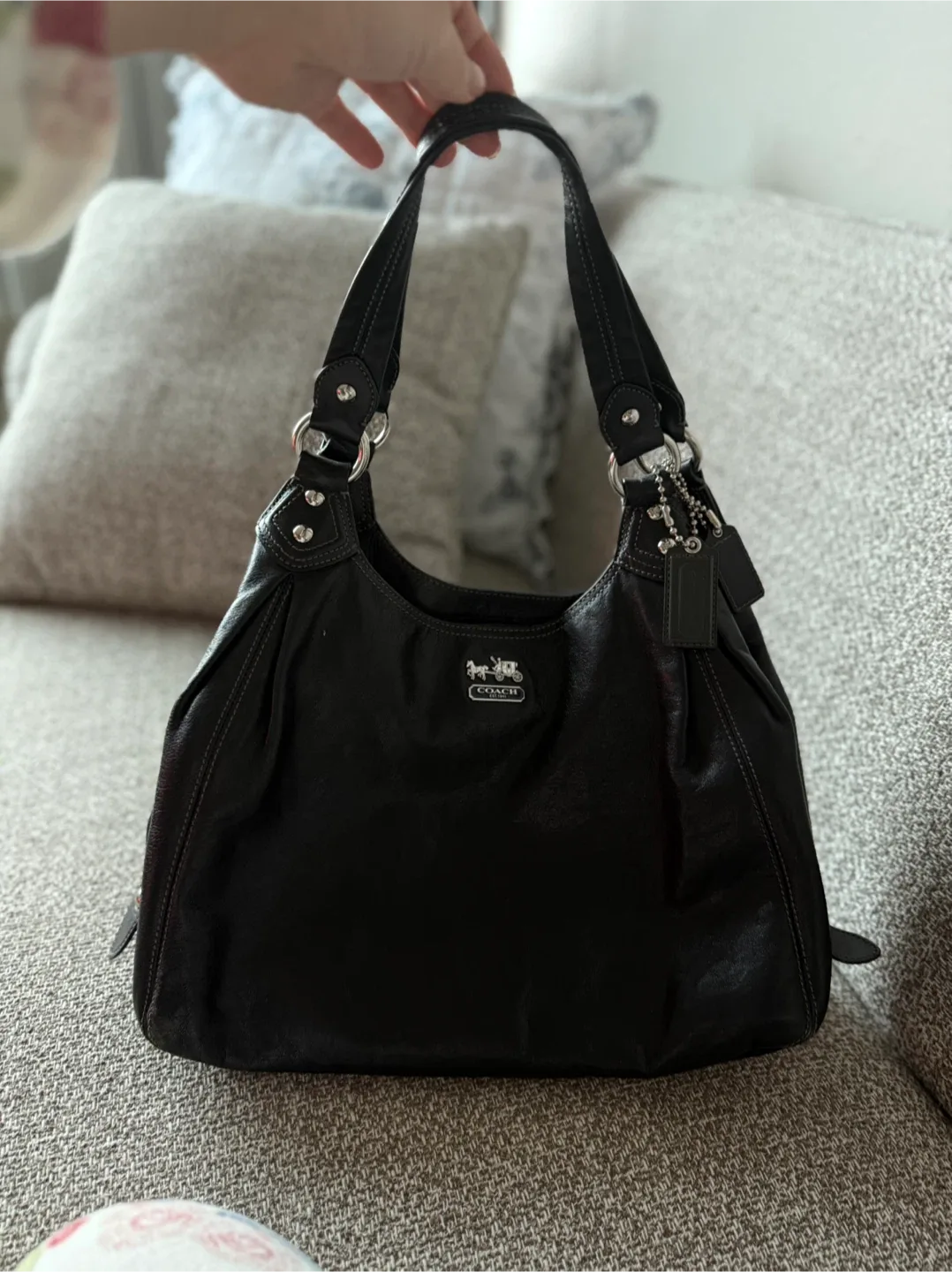 Coach Black Leather Hobo Bag image indicator(2)