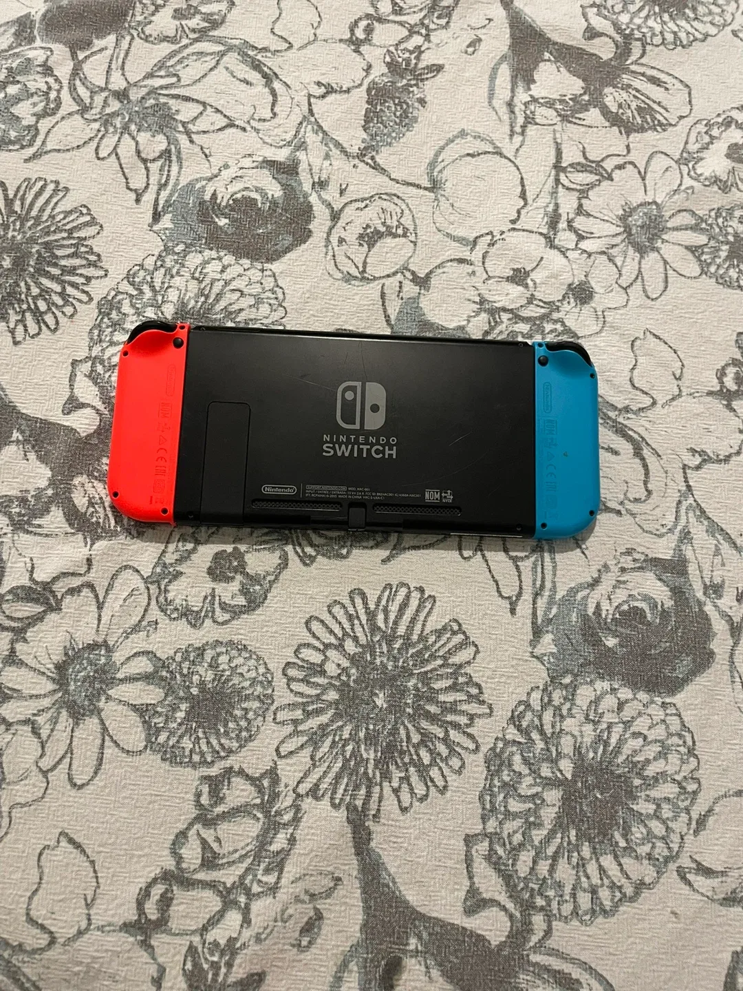 Nintendo Switch Console with Accessories image indicator(2)