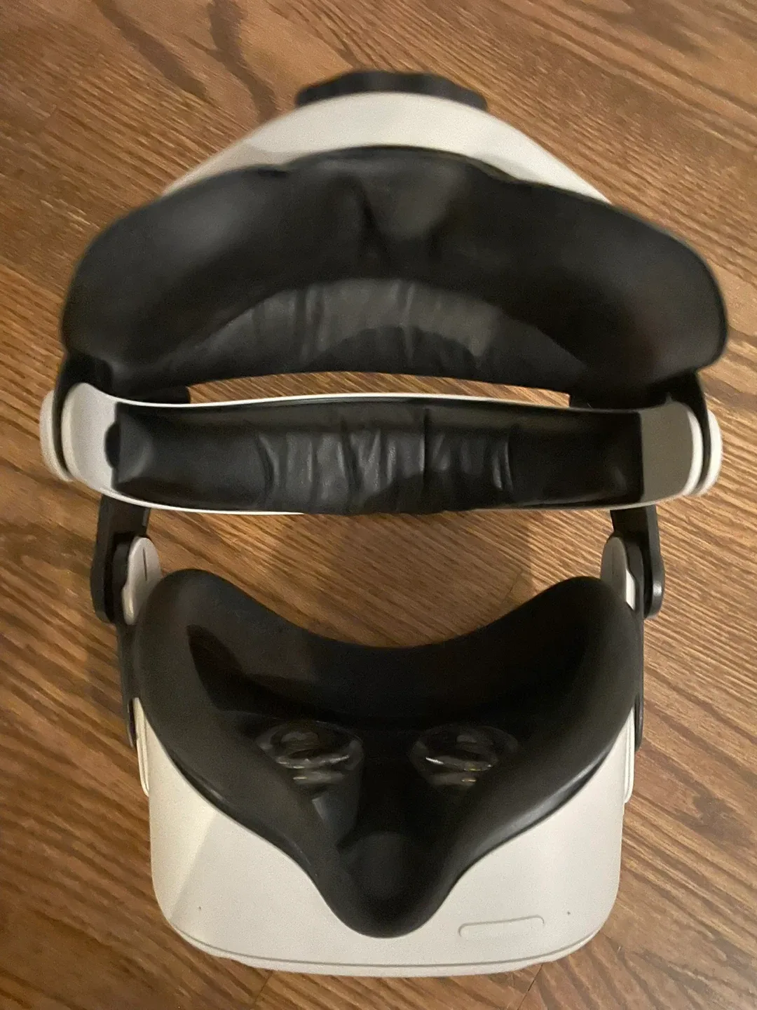 Meta Quest 2 VR Headset image indicator(2)