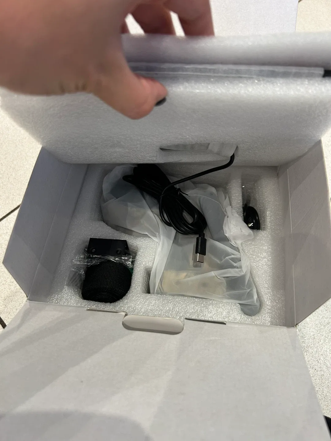 BNIB LIWAN 4G LTE Cellular Trail Camera - 2K Game Camera image indicator(10)