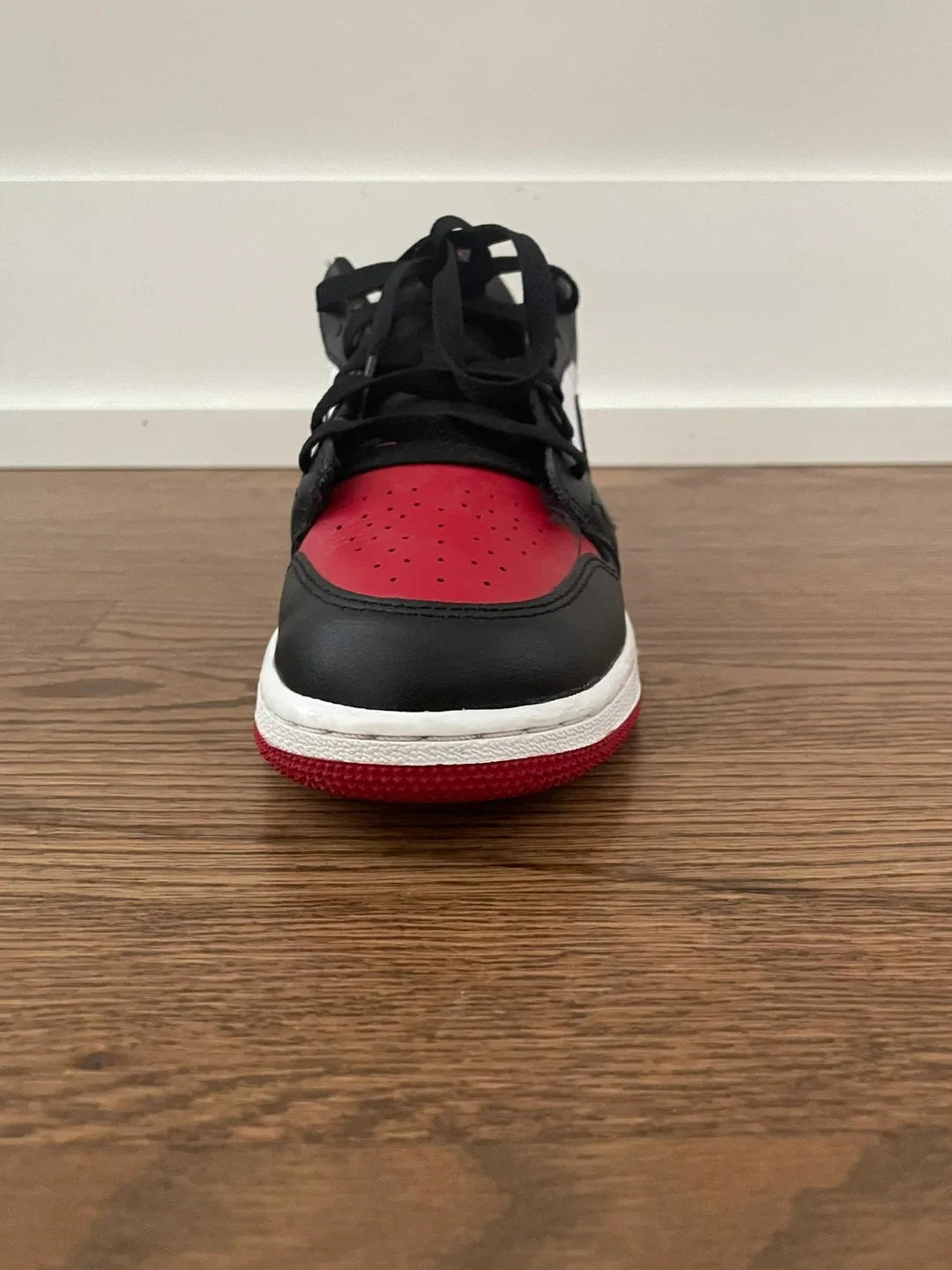 Air Jordan 1 Low Black/Red/White image indicator(2)
