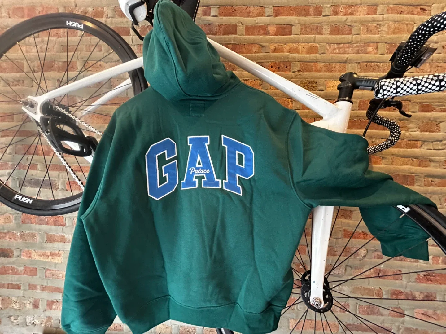 Palace x GAP Hoodie Green image indicator(2)