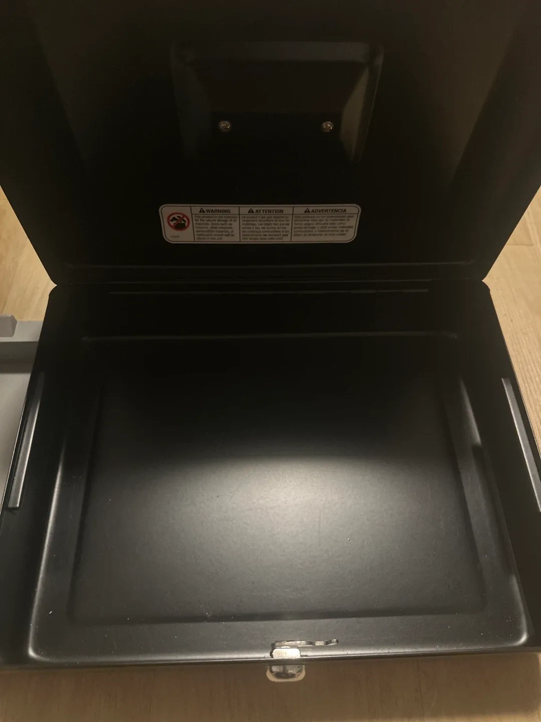 SentrySafe Cash Box with Key image indicator(4)